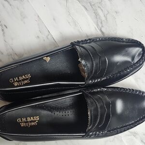 Weejuns Black Woman Loafers